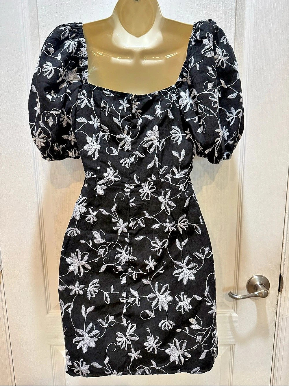 Blue Rain Floral Mini Dress in Black & White Size XS Like New